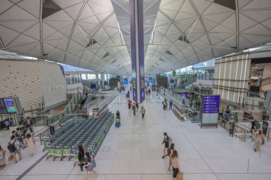 Hong Kong Uluslararası Havalimanı Terminali Kalkış Kontrol Salonu. 11 Mayıs 2024