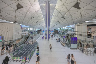 Hong Kong Uluslararası Havalimanı Terminali Kalkış Kontrol Salonu. 11 Mayıs 2024