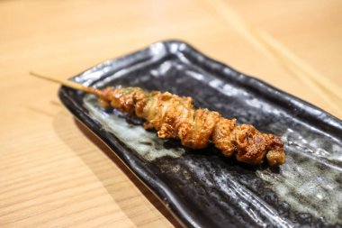 Izgara domuz eti ve ızgara tavuk seti.