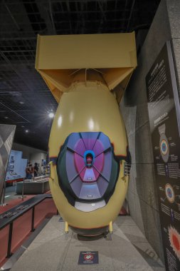 Şişman Adam, Atom Bombası 'na benzer bir sarı bomba kutusu 12 Mayıs 2024