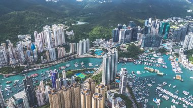 Yukarıdan manzara: Yüzen Ev ve yerel tekne 11 Haziran 2021