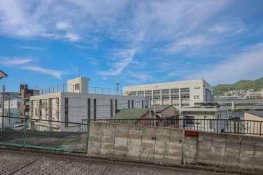 13 Mayıs 2024 Mitsubishi imzası. Nagasaki, Japonya 'daki şirket tabelası.