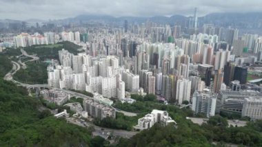 Hong Kong - 18 Haziran 2024: Kowloon batı mimarisinin şehir manzarası 