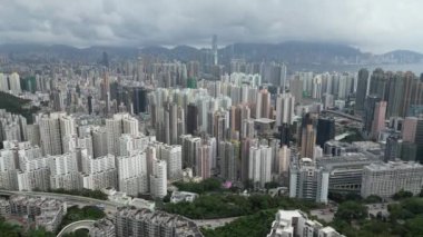 Hong Kong - 18 Haziran 2024: Kowloon batı mimarisinin şehir manzarası 