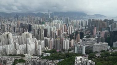 Hong Kong - 18 Haziran 2024: Kowloon batı mimarisinin şehir manzarası 