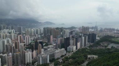 Hong Kong - 18 Haziran 2024: Kowloon batı mimarisinin şehir manzarası 