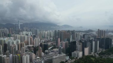Hong Kong - 18 Haziran 2024: Kowloon batı mimarisinin şehir manzarası 