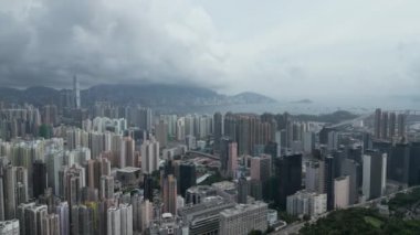 Hong Kong - 18 Haziran 2024: Kowloon batı mimarisinin şehir manzarası 