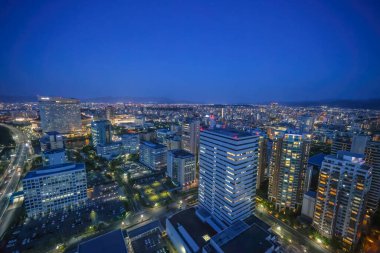 Fukuoka Şehri üzerinde Alacakaranlık, Huzurlu Fukuoka Skyline 16 Mayıs 2024