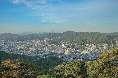 13 Mayıs 2024 Nagasaki 'nin büyüleyici tarihi şehir manzarası.