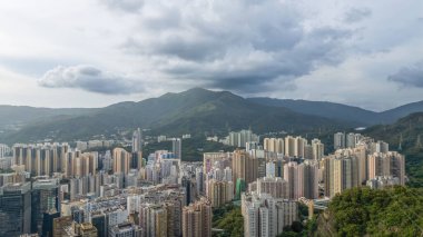 22 Haziran 2024 'te Kwai Fong' da bir şehir manzarası.