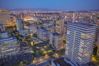 Fukuoka Şehri üzerinde Alacakaranlık, Huzurlu Fukuoka Skyline 16 Mayıs 2024