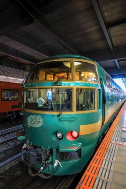 YUFUIN NO MORI 15 Mayıs 2024 'te Hakata İstasyonu' nda duruyor