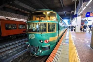 YUFUIN NO MORI 15 Mayıs 2024 'te Hakata İstasyonu' nda duruyor