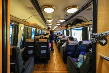 Yufuin no Mori kapalı bir tren 15 Mayıs 2024