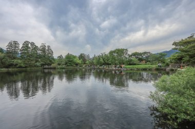 15 Mayıs 2024 Kinrin Gölü nehri, Yufuin japan