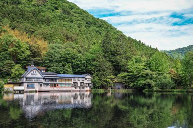 15 Mayıs 2024 Kinrin Gölü nehri, Yufuin japan