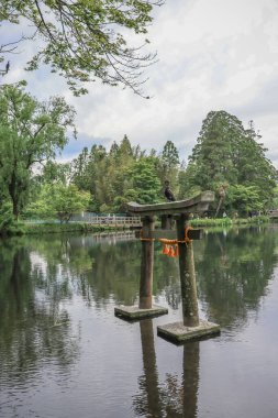 15 Mayıs 2024 Torii Kinrin Gölü Yufuin, Oita, Japonya