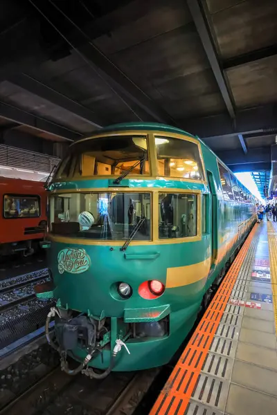 YUFUIN NO MORI 15 Mayıs 2024 'te Hakata İstasyonu' nda duruyor