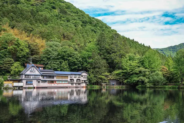 15 Mayıs 2024 Kinrin Gölü nehri, Yufuin japan