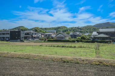 13 Mayıs 2024 Japonya Kırsal Arazisi, Demiryolu Trenlerinden Görüş