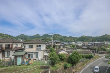 13 Mayıs 2024 Japonya Kırsal Arazisi, Demiryolu Trenlerinden Görüş