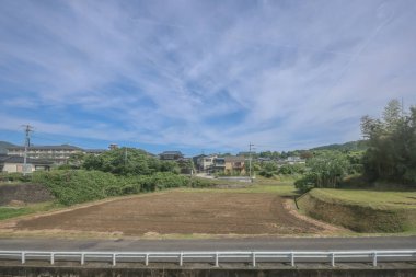 1 Mayıs 2024 Japonya Kırsal Arazisi, Demiryolu Trenleri Manzarası