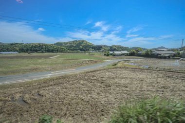 13 Mayıs 2024 Japonya Kırsal Arazisi, Demiryolu Trenlerinden Görüş