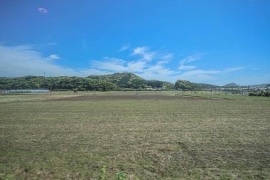 13 Mayıs 2024 Japonya Kırsal Arazisi, Demiryolu Trenlerinden Görüş