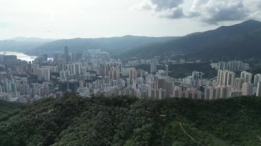 Hong Kong - 23 Haziran 2024: Sanayi bölgesi, Kwai Hing 'de yerleşim yeri  