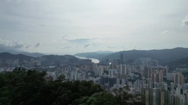 Hong Kong - 23 Haziran 2024: Sanayi bölgesi, Kwai Hing 'de yerleşim yeri  