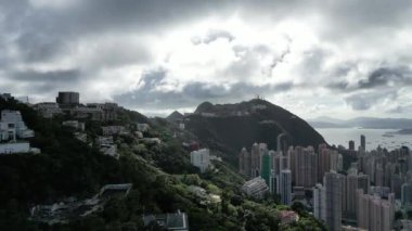 Hong Kong - 23 Haziran 2024: Merkezi bölgenin gündüz panoramik görüntüsü 