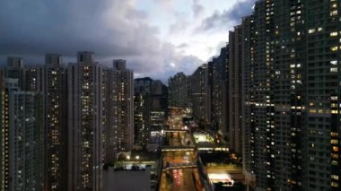 Hong Kong - 23 Aralık 2021: Gökdelenli Tseung Kwan O City