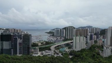 Hong Kong - 29 Haziran 2024: Aberdeen ilçesinin gündüz hava görüntüsü 