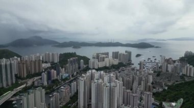 Hong Kong - 29 Haziran 2024: Aberdeen ilçesinin gündüz hava görüntüsü 