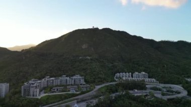 Hong Kong - 5 Temmuz 2024: Sham Shui Po yakınlarındaki konak villa bölgesi