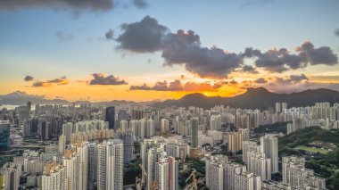 6 Temmuz 2024 Doğu yakasının Kowloon Yarımadası, Hong Kong