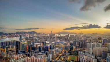 6 Temmuz 2024 Doğu yakasının Kowloon Yarımadası, Hong Kong