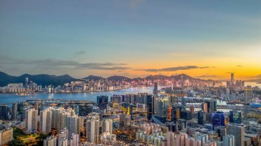 6 Temmuz 2024 Doğu yakasının Kowloon Yarımadası, Hong Kong