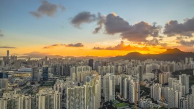 6 Temmuz 2024 Doğu yakasının Kowloon Yarımadası, Hong Kong