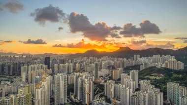 6 Temmuz 2024 Doğu yakasının Kowloon Yarımadası, Hong Kong