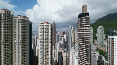 Hong Kong - 1 Temmuz 2024: Gündüz vakti Kennedy Town Mahallesi 