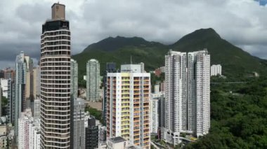 Hong Kong - 1 Temmuz 2024: Gündüz vakti Kennedy Town Mahallesi 