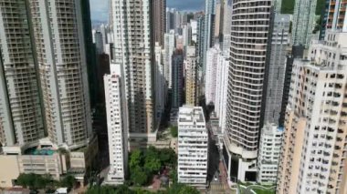 Hong Kong - 1 Temmuz 2024: Gündüz vakti Kennedy Town Mahallesi 