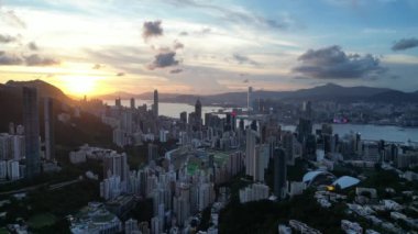 HONG KONG - 13 Temmuz 2024: Mutlu Vadi 'nin Hong Kong' daki havadan manzarası