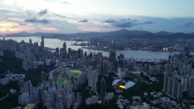 HONG KONG - 13 Temmuz 2024: Mutlu Vadi 'nin Hong Kong' daki havadan manzarası