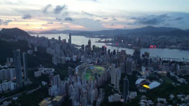 HONG KONG - 13 Temmuz 2024: Mutlu Vadi 'nin Hong Kong' daki havadan manzarası