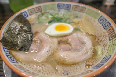 Popüler bir Japon erişte yemeği, ramen.