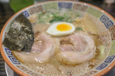 Popüler bir Japon erişte yemeği, ramen.
