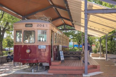 17 Mayıs 2024, eski tren Omuta İstasyonu 'ndaki kafe.